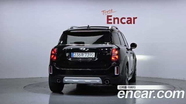 MINI Cooper SD Countryman 3