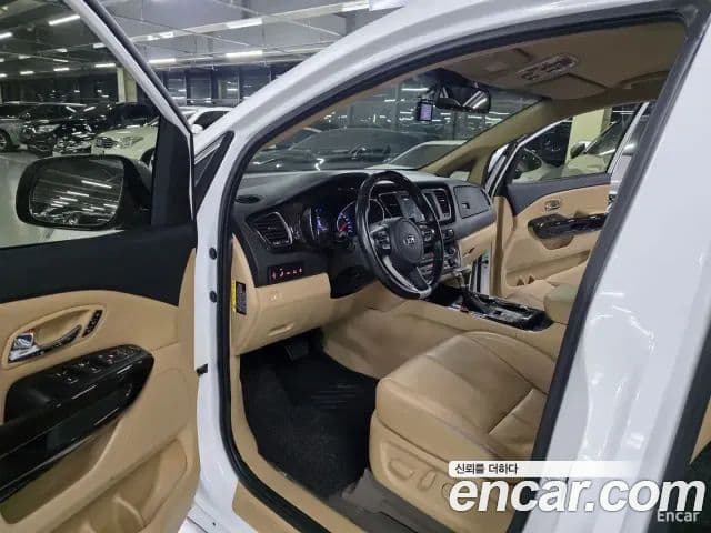 Kia The New Carnival 4