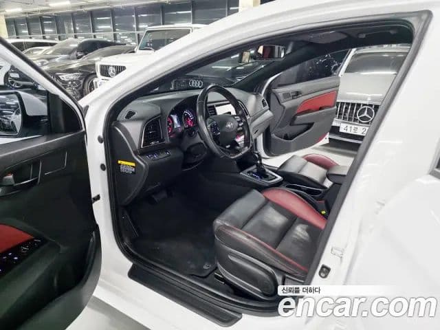 Hyundai Avante AD 4