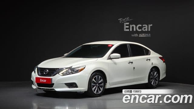 Nissan Altima 1