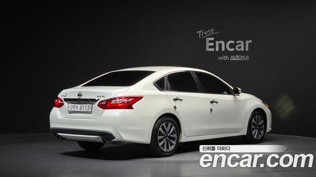 Nissan Altima 2