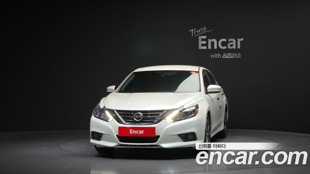 Nissan Altima 3