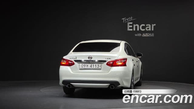 Nissan Altima 4