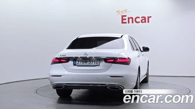 Mercedes-Benz E-Class W213 3