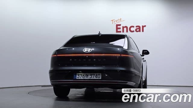 Hyundai Grandeur Hybrid (GN7) 3