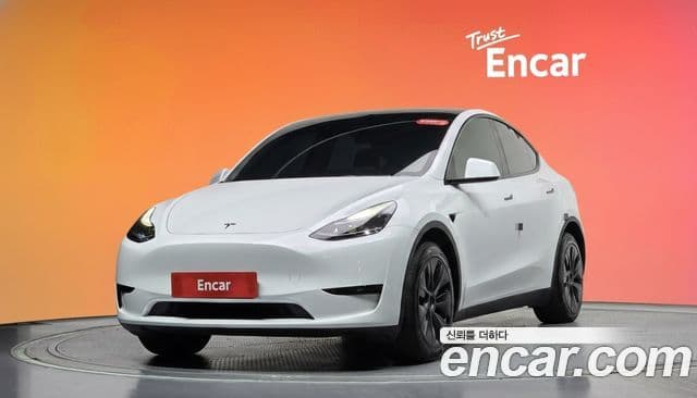Tesla Model Y — 1