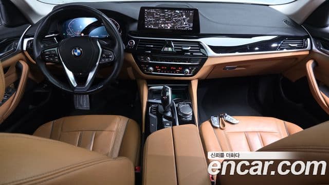 BMW 5 Series (G30) 4