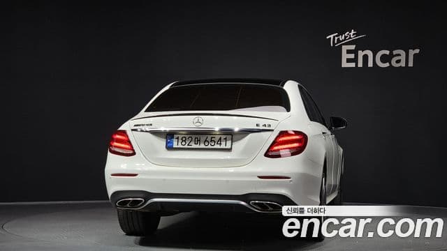 Mercedes-Benz E-Class W213 3