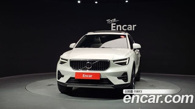 Volvo XC40 3