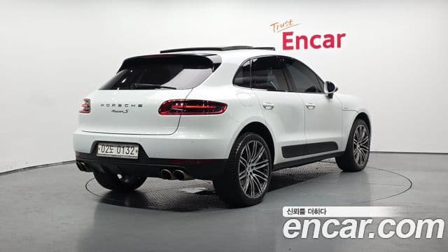 Porsche Macan 2