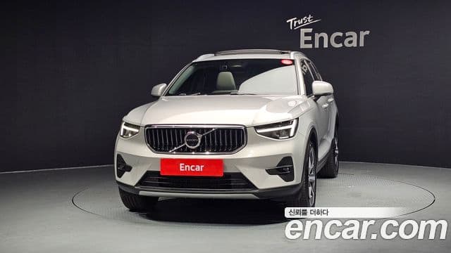 Volvo XC40 3