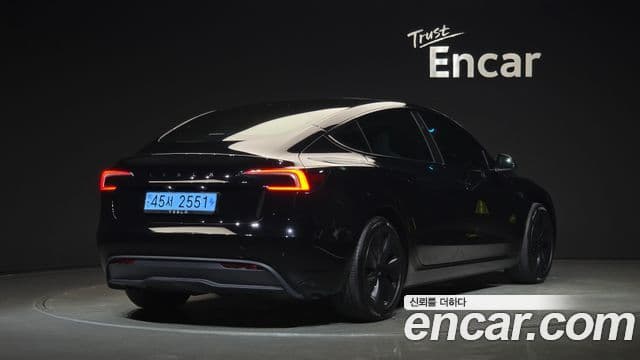 Tesla Model 3 2