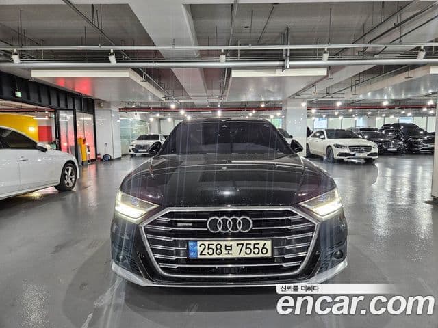 Audi A8 (D5) 1