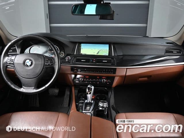 BMW 5 Series (F10) 4