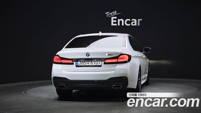 BMW 5 Series (G30) 4