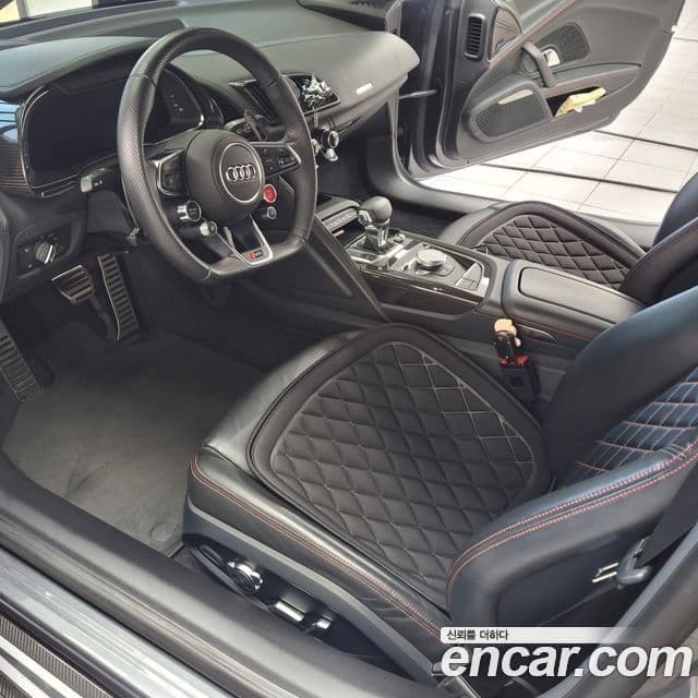 Audi R8 (4S) 4