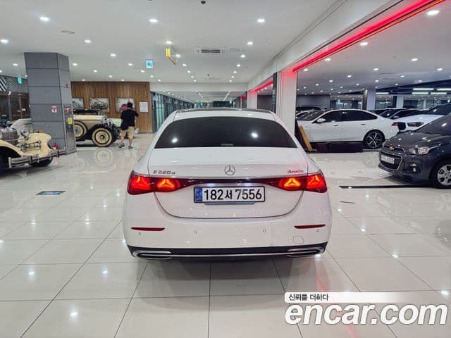 Mercedes-Benz E-Class W214 3