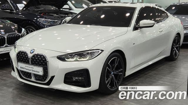BMW 4 Series (G22) 3