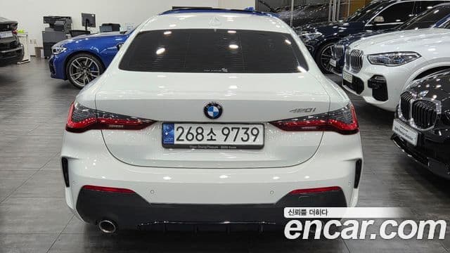 BMW 4 Series (G22) 4