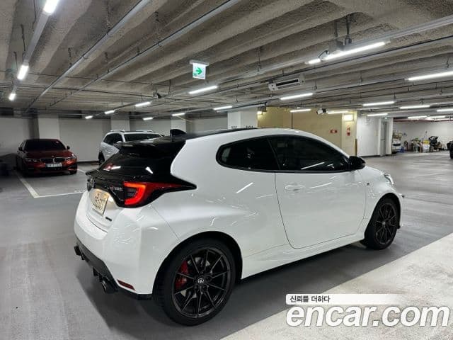 Toyota Yaris (Vitz) 4