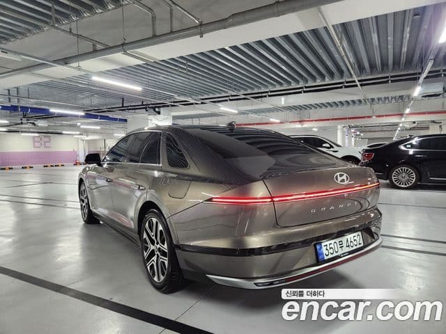 Hyundai Grandeur Hybrid (GN7) 3