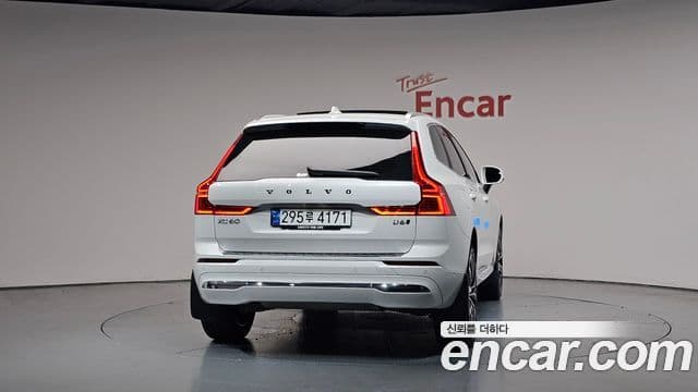 Volvo XC60 2nd Gen 4