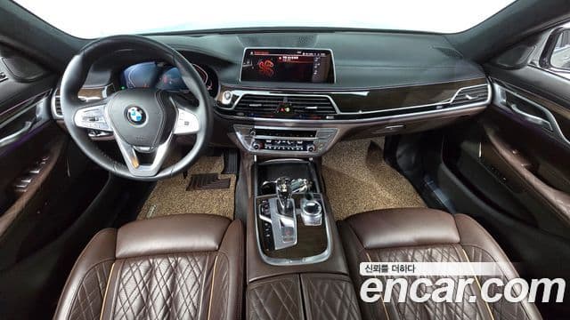 BMW 7 Series (G11) 4