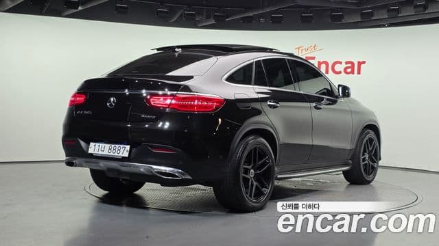 Mercedes-Benz GLE-Class W166 2