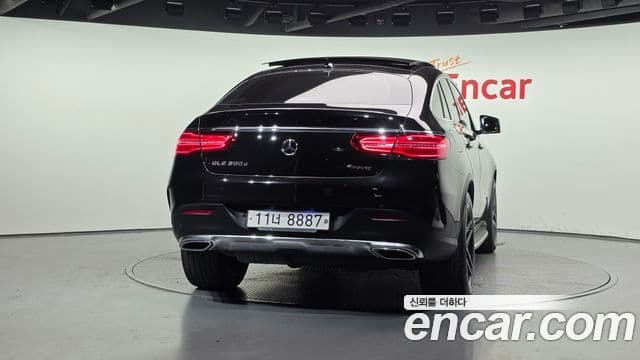 Mercedes-Benz GLE-Class W166 4