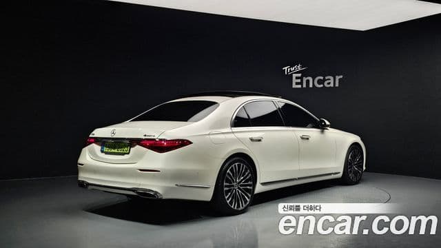 Mercedes-Benz S-Class W223 2