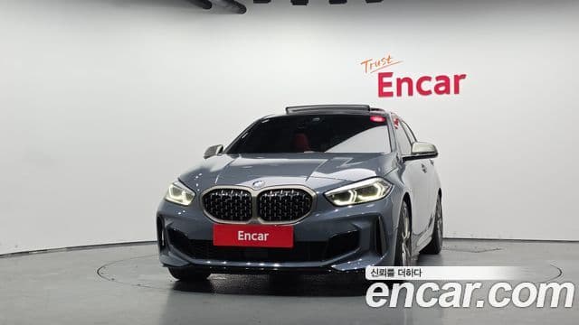 BMW 1 Series (F40) 2