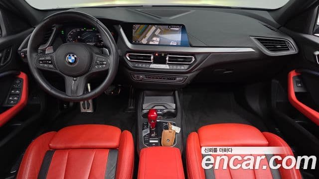 BMW 1 Series (F40) 4