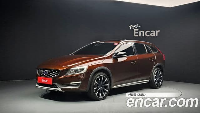 Volvo V60 Cross Country 1