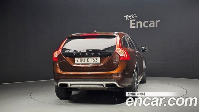 Volvo V60 Cross Country 4