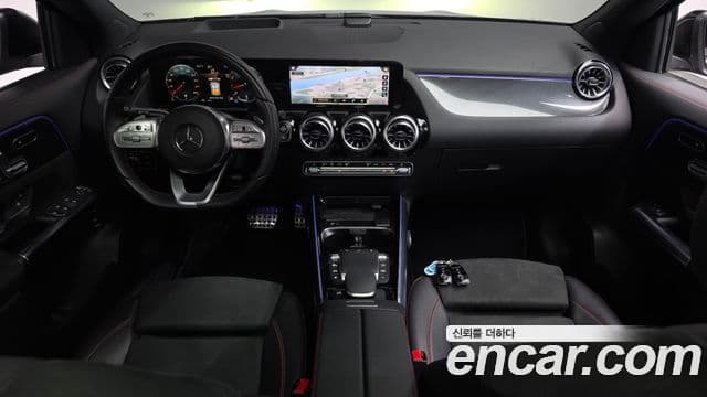 Mercedes-Benz GLA-Class H247 4