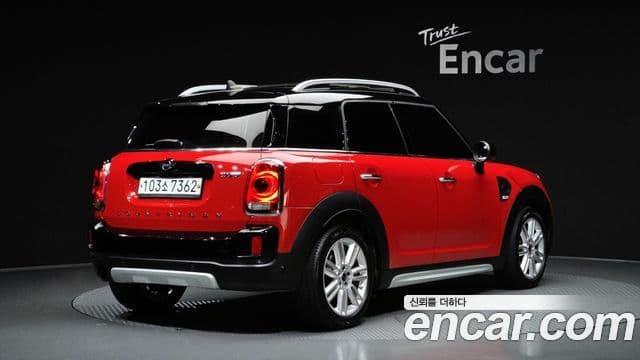 MINI Cooper Countryman 2