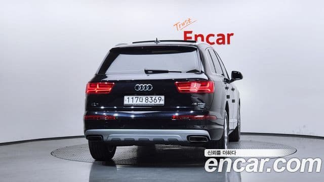 Audi Q7 (4M) 3