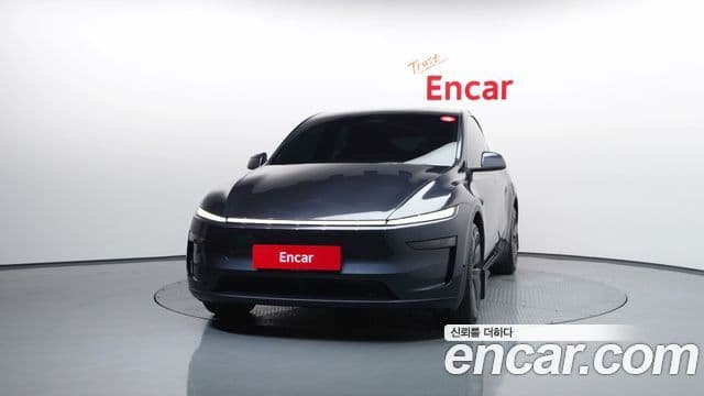 Tesla Model Y 2