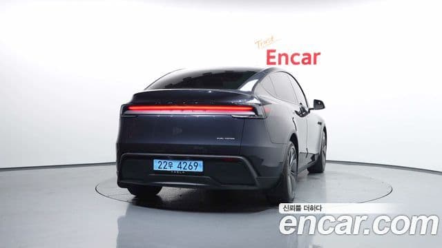 Tesla Model Y 3