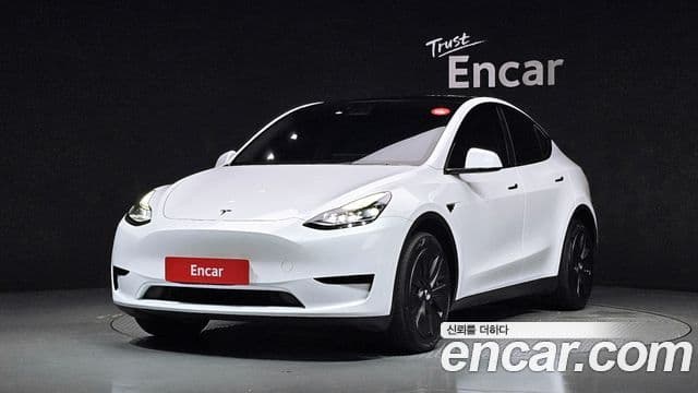 Tesla Model Y 1