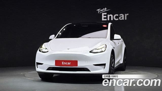 Tesla Model Y 3