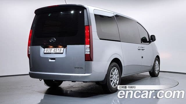 Hyundai Staria 2