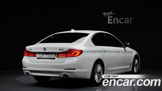 BMW 5 Series (G30) 2