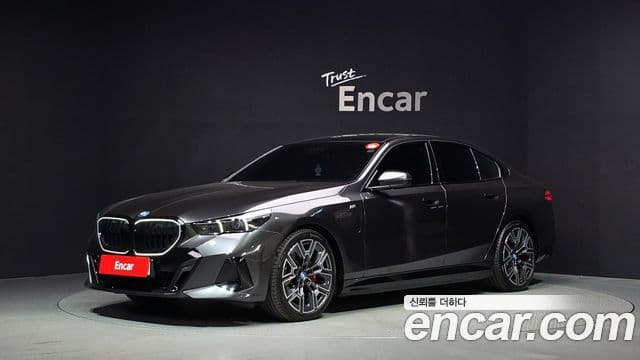 BMW 5 Series (G60)