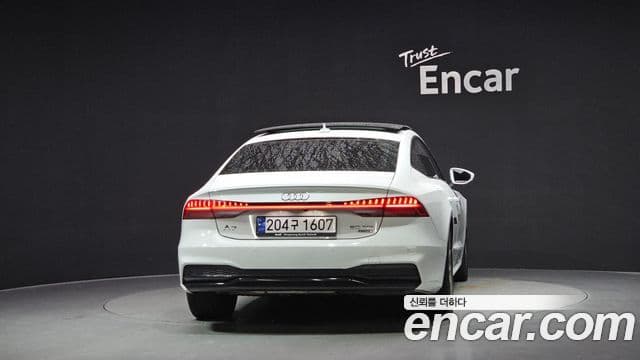 Audi A7 (4K) 3