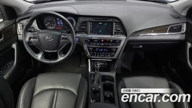 Hyundai LF Sonata 4