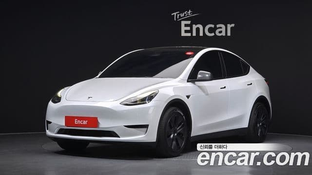 Tesla Model Y 1
