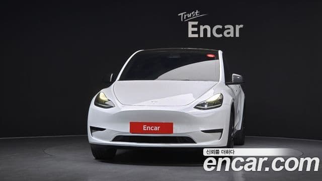 Tesla Model Y 3