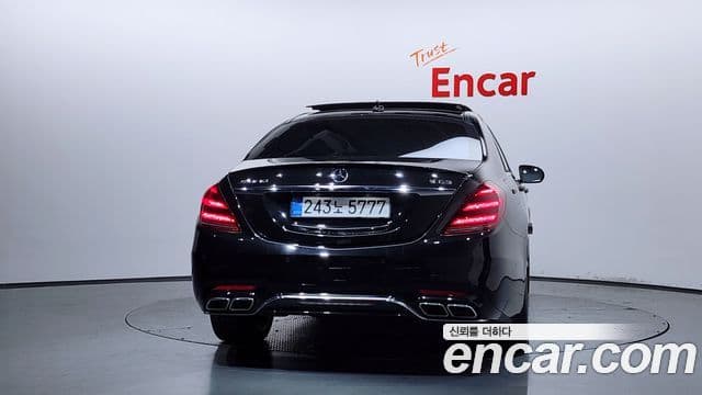 Mercedes-Benz S-Class W222 4