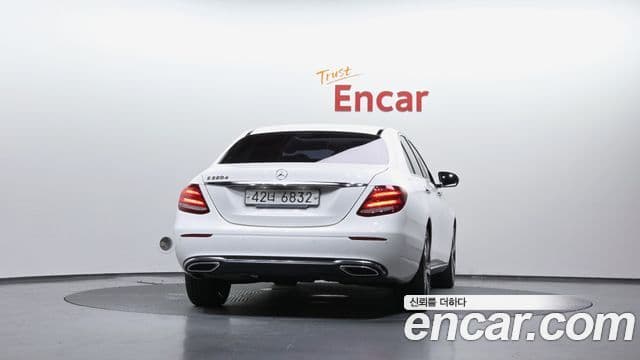 Mercedes-Benz E-Class W213 3